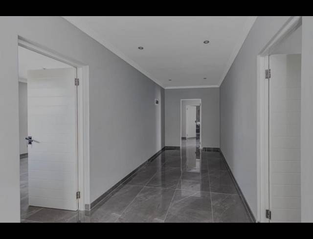 4 BEDROOM HOUSE FOR SALE IN FOURWAYS